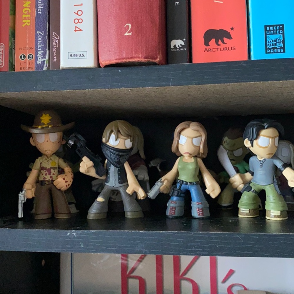 Walking dead minis LOT